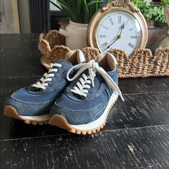 Steve Madden Navy Blue and Tan Women's Sneakers - Picture 6 of 6